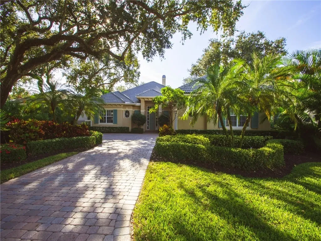 160 Island Cottage Lane Vero Beach FL 32963