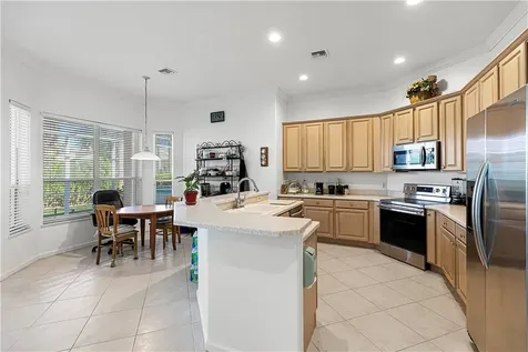 898 Island Club Square Vero Beach FL 32963
