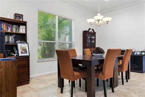 898 Island Club Square Vero Beach FL 32963
