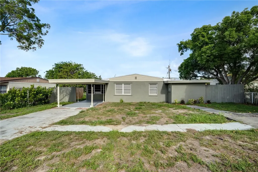 141 6th Drive SW Vero Beach FL 32962