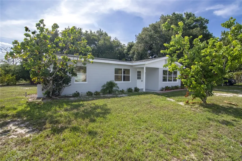 2359 1st Court SE Vero Beach FL 32962