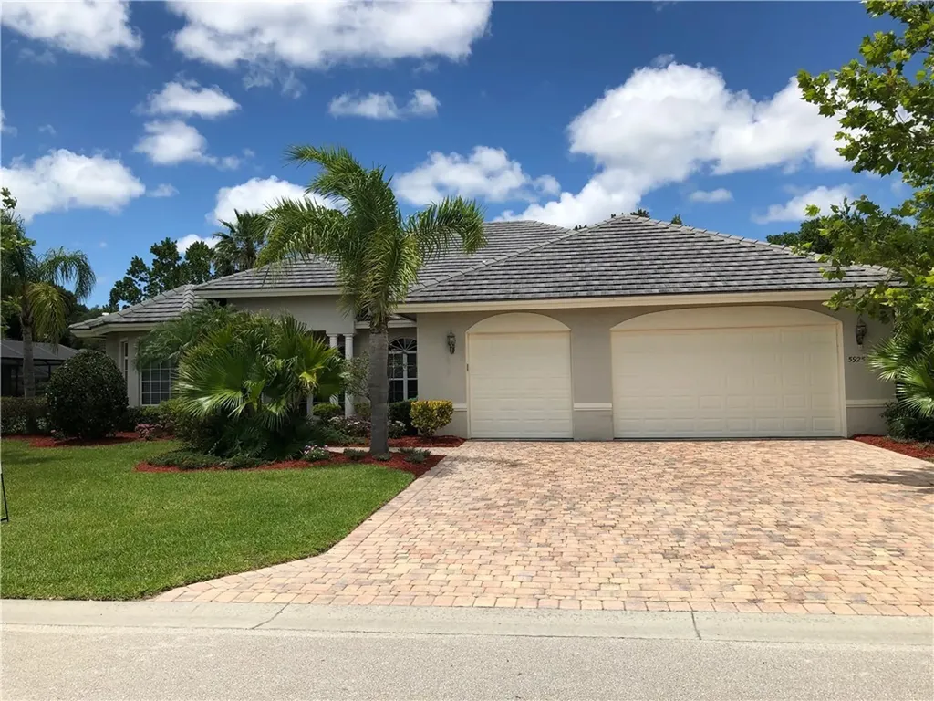 5925 Brae Burn Circle Vero Beach FL 32967