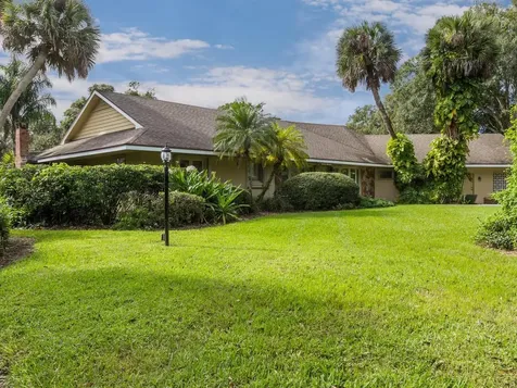 4855 16th Street Vero Beach FL 32966