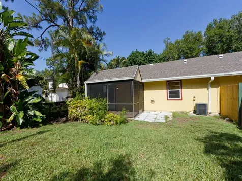 1422 36th Avenue Vero Beach FL 32960