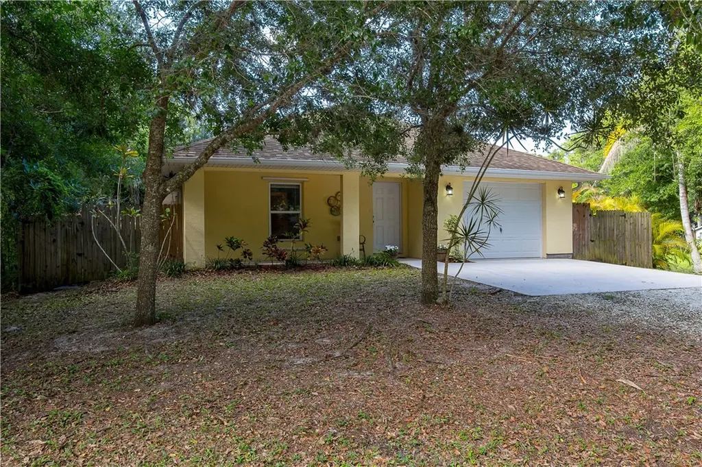 6355 7th Street Vero Beach FL 32968