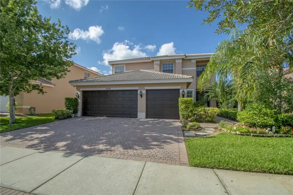 1938 Grey Falcon Circle SW Vero Beach FL 32962