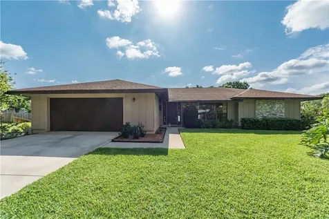 350 38th Square SW Vero Beach FL 32968