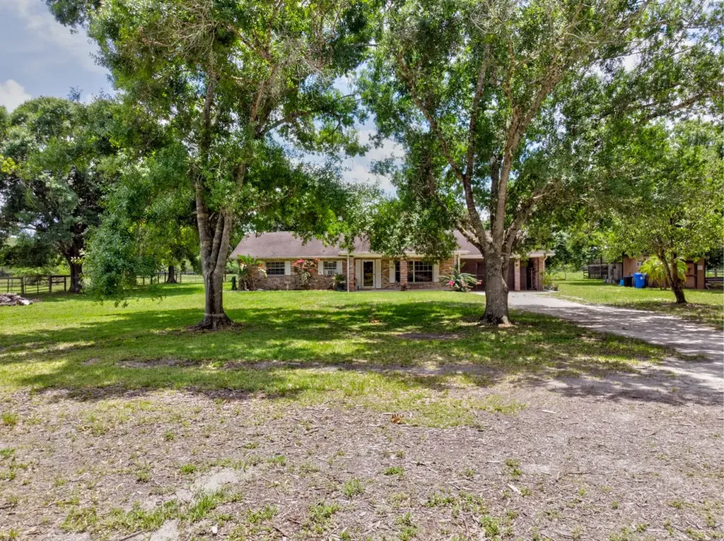 14565 101st Street Fellsmere FL 32948