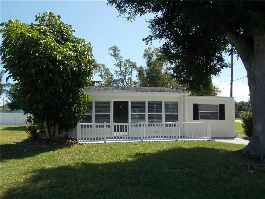 1510 4th Avenue Vero Beach FL 32960