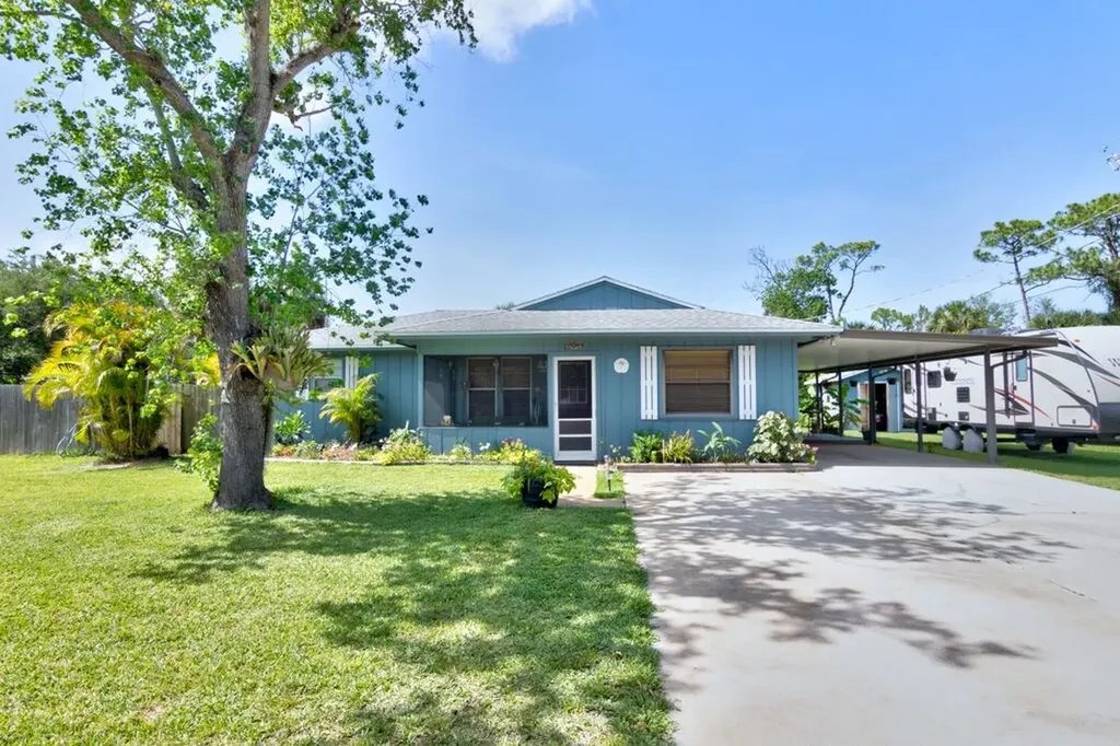 3600 Wisteria Lane Sebastian FL 32976