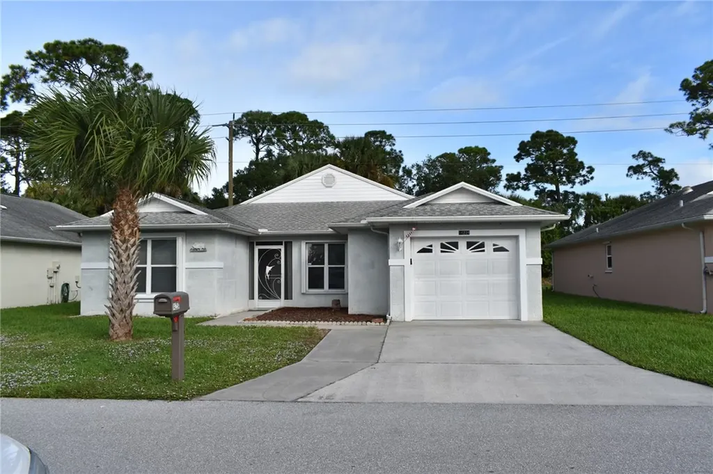 14224 Aguila Fort Pierce FL 34951