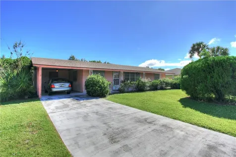 945 Clearmont Street Sebastian FL 32958