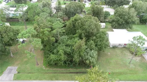 422 Pine Street Sebastian FL 32958