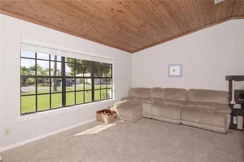 140 9th Court Vero Beach FL 32962
