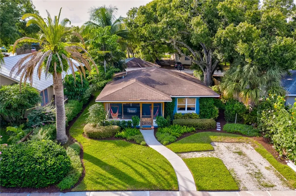 2325 18th Avenue Vero Beach FL 32960
