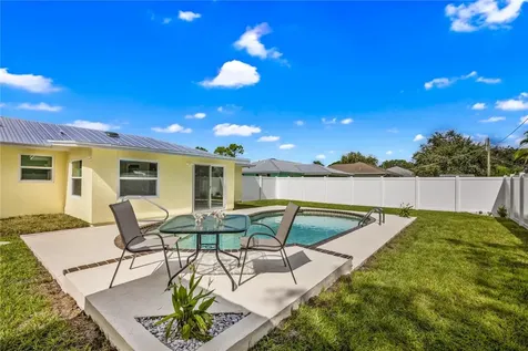 106 11th Court Vero Beach FL 32962