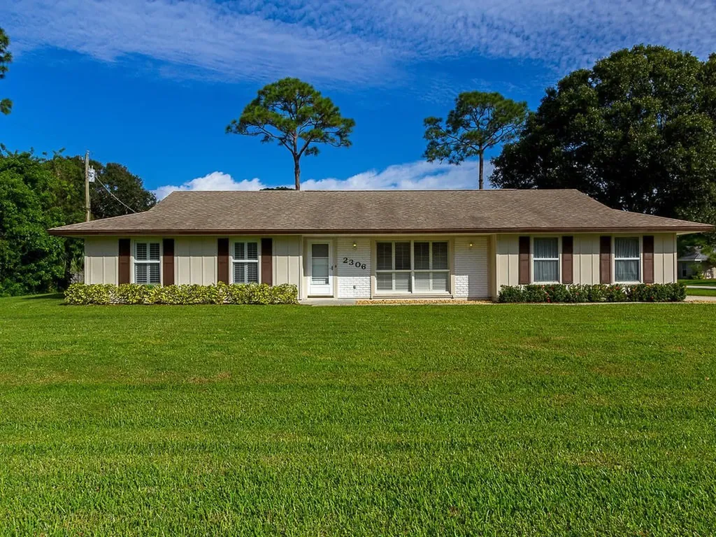 2306 2nd Street Vero Beach FL 32962