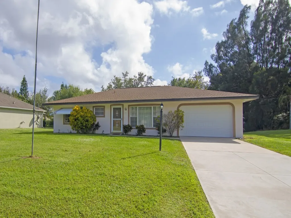 861 Tarpon Avenue Sebastian FL 32958