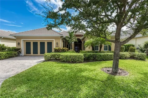 9180 Seasons Terrace Vero Beach FL 32963