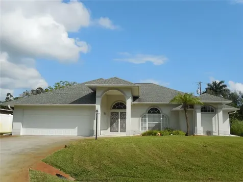 210 Dickens Avenue Sebastian FL 32958