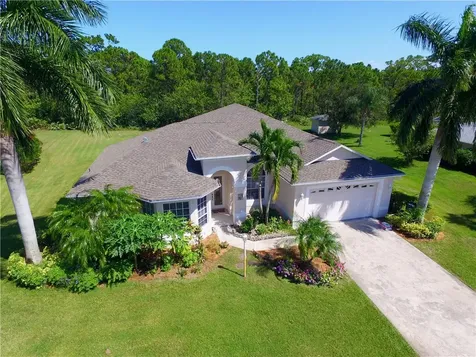 711 S Easy Street Sebastian FL 32958