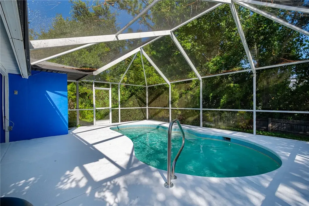 662 Wallis Avenue Sebastian FL 32958
