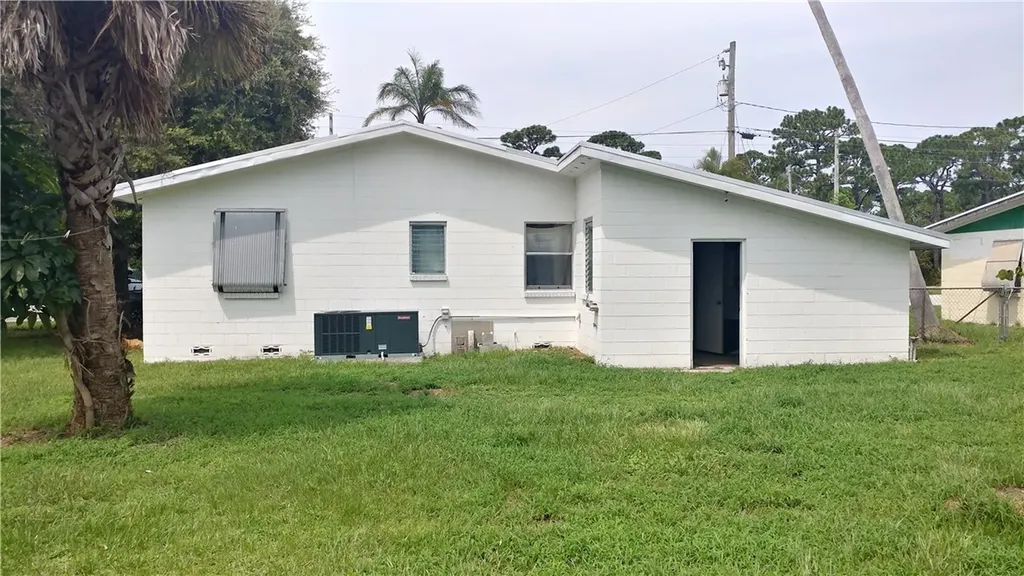 3006 N 25th Street Fort Pierce FL 34946