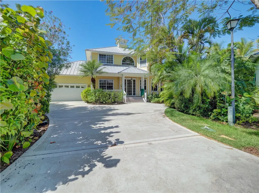 2165 6th Court SE Vero Beach FL 32962