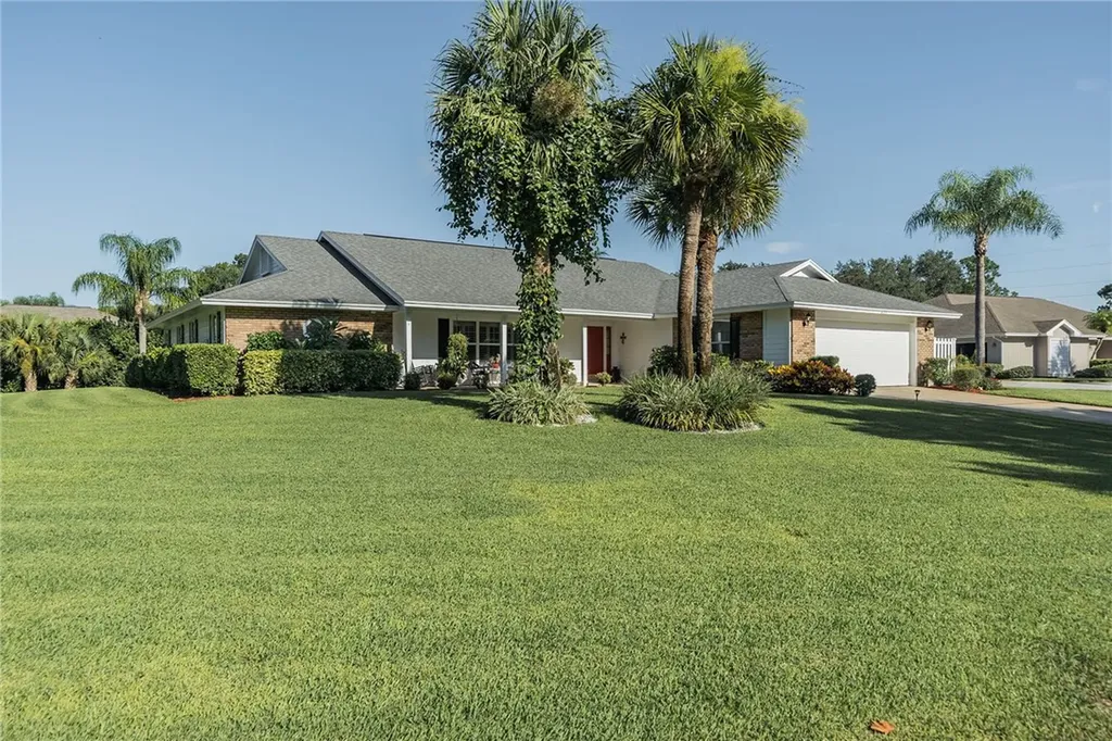 435 38th Square SW Vero Beach FL 32968