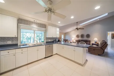 435 38th Square SW Vero Beach FL 32968