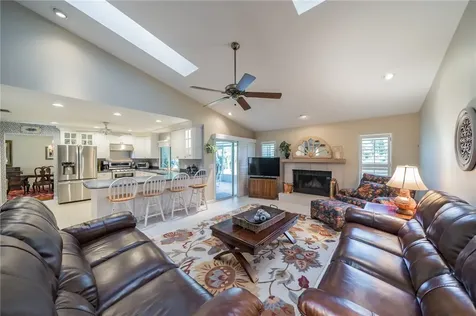 435 38th Square SW Vero Beach FL 32968