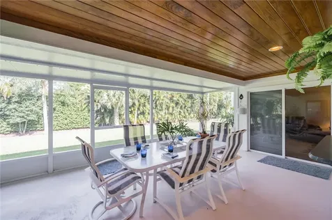 435 38th Square SW Vero Beach FL 32968