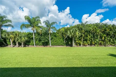 435 38th Square SW Vero Beach FL 32968
