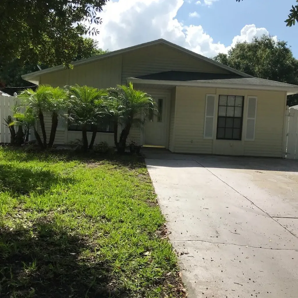 2500 85th Court Vero Beach FL 32966