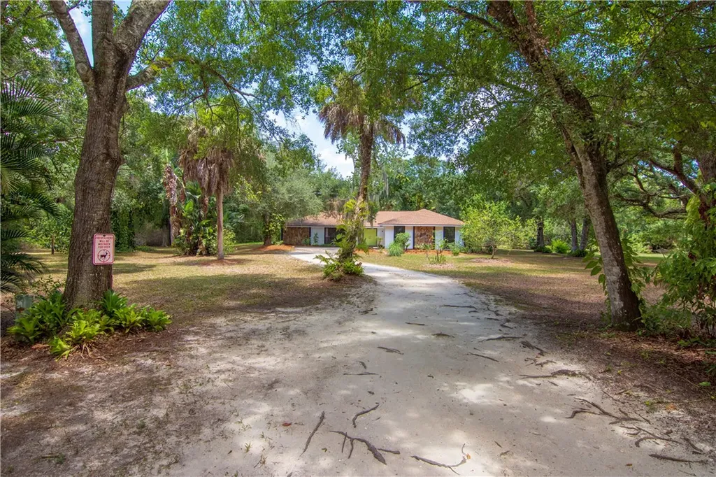 4750 10th Street Vero Beach FL 32966