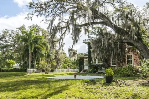 1210 Country Gardens Lane Fort Pierce FL 34982