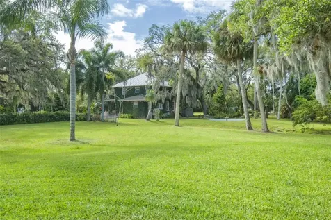 1210 Country Gardens Lane Fort Pierce FL 34982