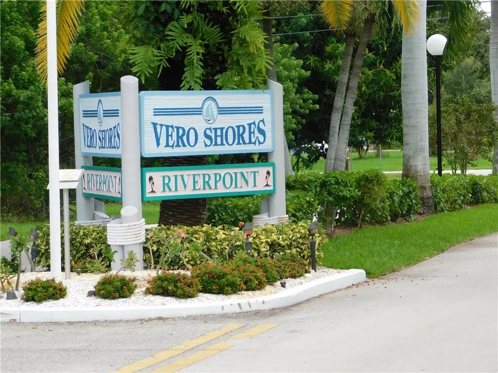 2065 5th Court SE Vero Beach FL 32962