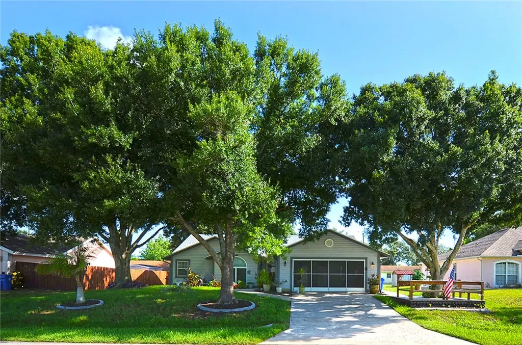890 Wentworth Street Sebastian FL 32958