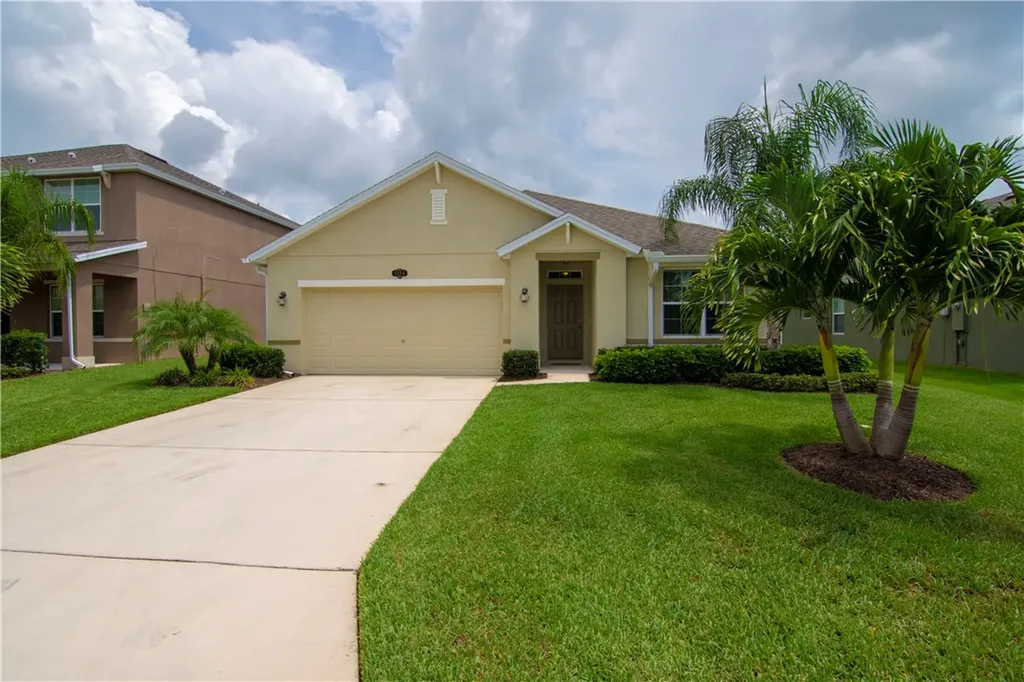 1354 Lexington Square SW Vero Beach FL 32962