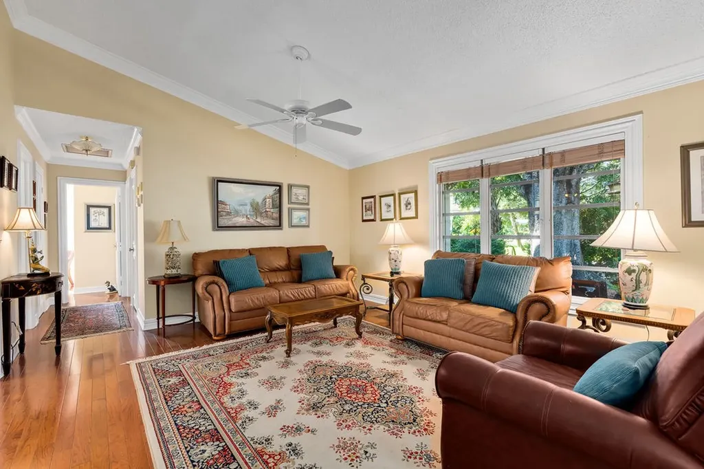 2302 Vero Beach Avenue Vero Beach FL 32960