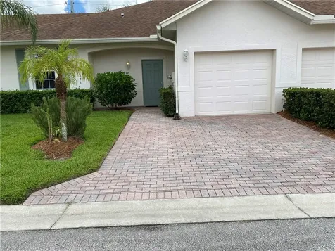 1826 Oak Grove Court Vero Beach FL 32966
