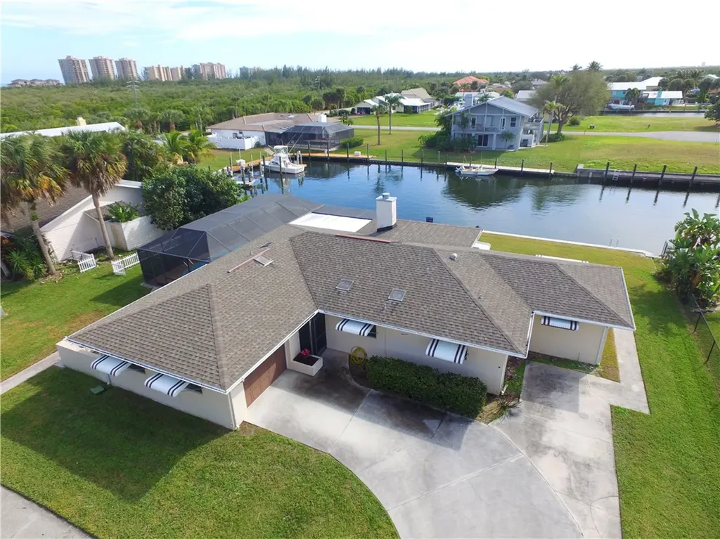13 Majestic Way Hutchinson Island FL 34949