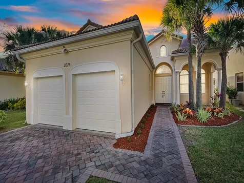 2025 Plainfield Drive SW Vero Beach FL 32968