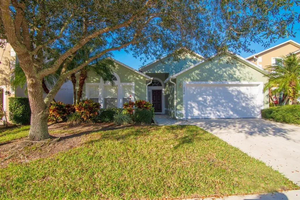 2574 12th Square SW Vero Beach FL 32968