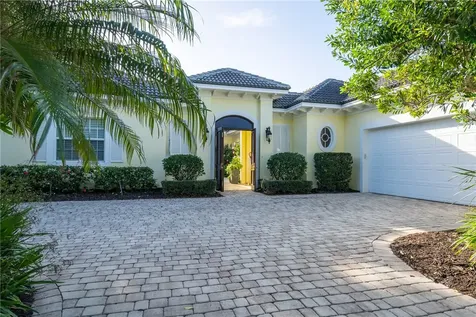 320 Lakeview Way Vero Beach FL 32963