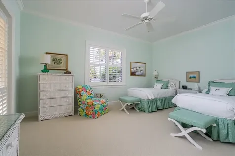 320 Lakeview Way Vero Beach FL 32963