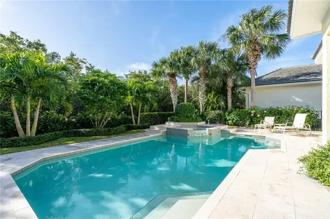 320 Lakeview Way Vero Beach FL 32963