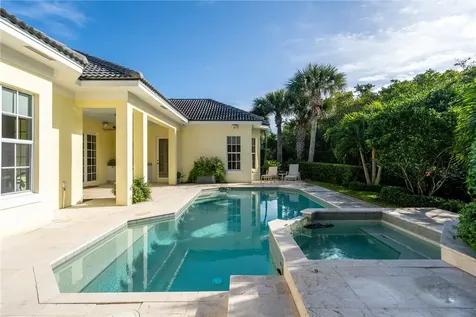 320 Lakeview Way Vero Beach FL 32963