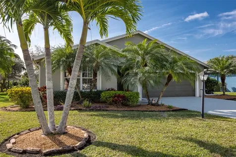 2828 SW Versailles Terrace Stuart FL 34997